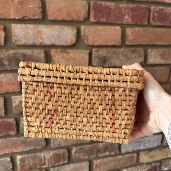 Handwoven Western Square Storage Basket with Lid - Picture 3 of 10
